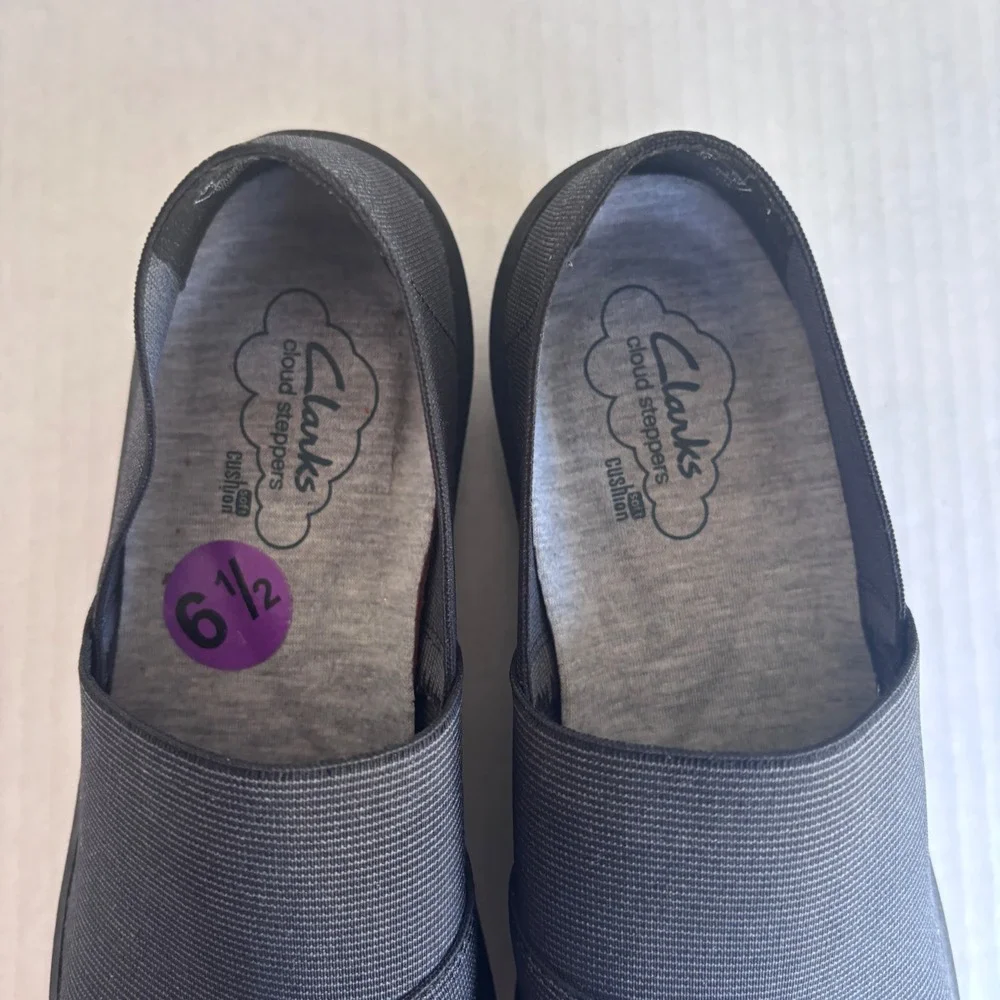 Clarks Cloud Steppers‎ Womens Black Slip On Shoes Comfort Elastic Sz 6.5